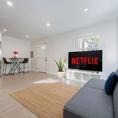 ৎ୭Prestige Studio Haven at Burbankৎ୭ 3 beds• wifi•