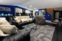Luxury 4BR | 3 King beds + Hot Tub + EV Charger - Image 3