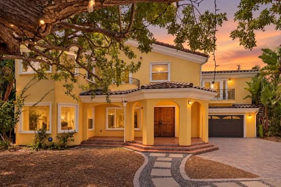 Ape' Gedara - (අපේ ගෙදර) - Our House near LAX - Image 1