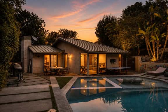 ৎ୭Cozy Oasis in Oakley w/ Basketball court &Pool - Image 1